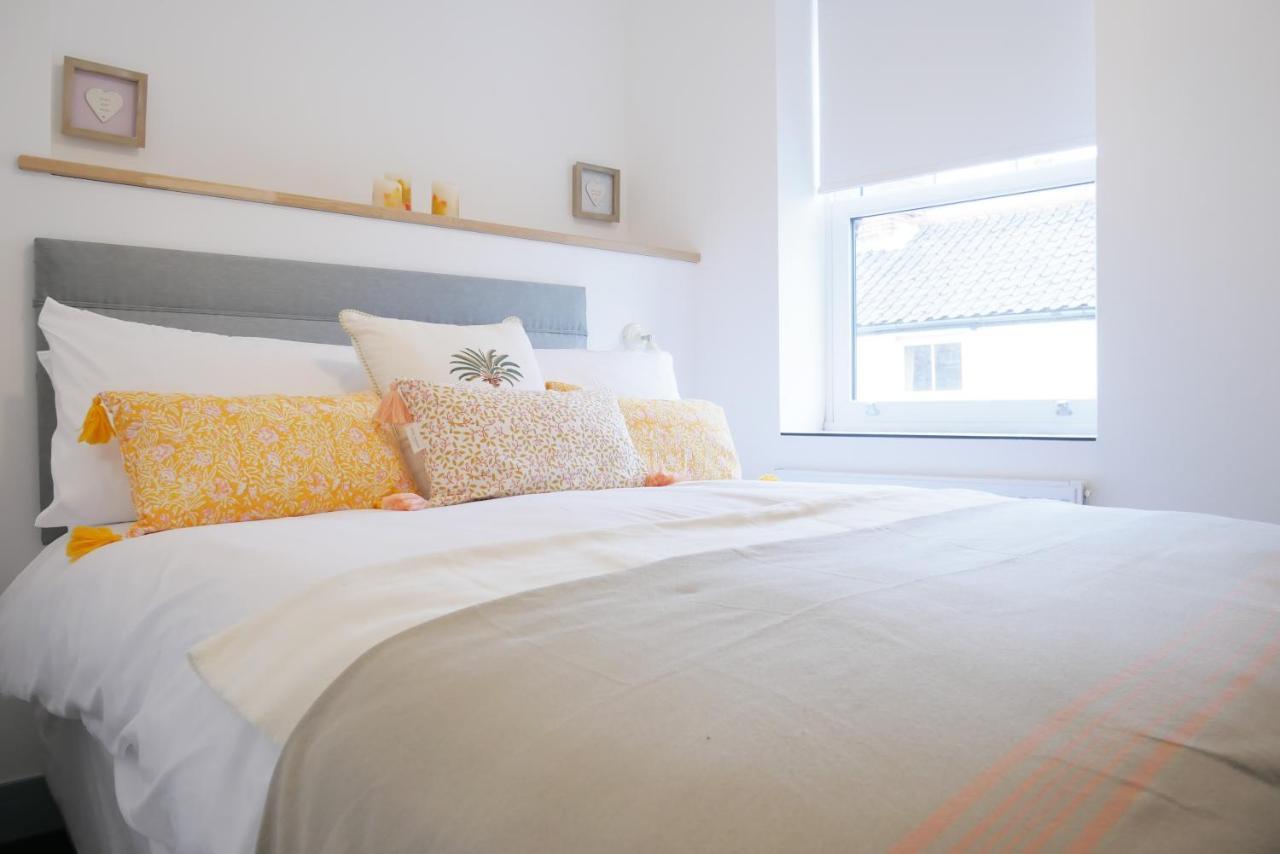 Sunset View, 2 Bedrooms In The Heart Of Holt With Parking エクステリア 写真