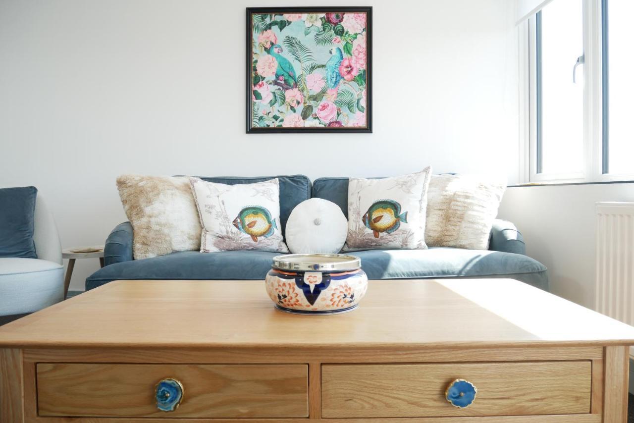 Sunset View, 2 Bedrooms In The Heart Of Holt With Parking エクステリア 写真
