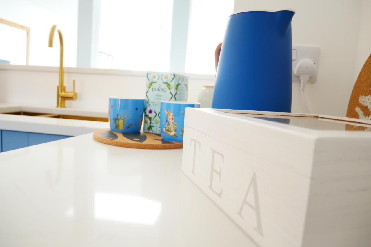 Sunset View, 2 Bedrooms In The Heart Of Holt With Parking エクステリア 写真